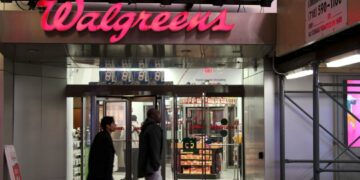 Bidenomics: La crisis del retail causa el cierre de más de 7,100 tiendas en 2024