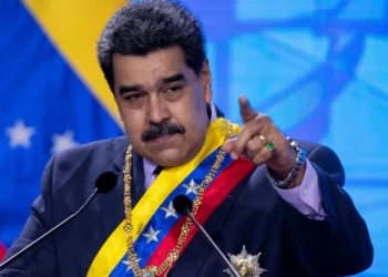 Nicolás Maduro detiene a ocho estadounidenses, rompiendo su promesa a Joe Biden de no usar esta táctica