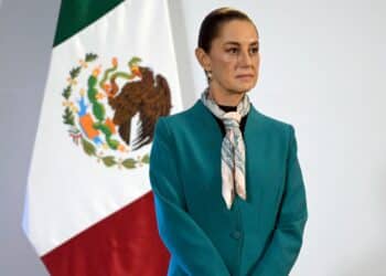 México celebra a sus migrantes en EE. UU. mientras extranjeros sufren abusos