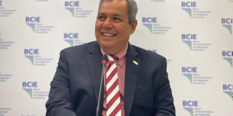 Presidente BCIE El Salvador