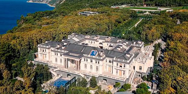 El llamado “Palacio de Putin”, frente al Mar Negro.