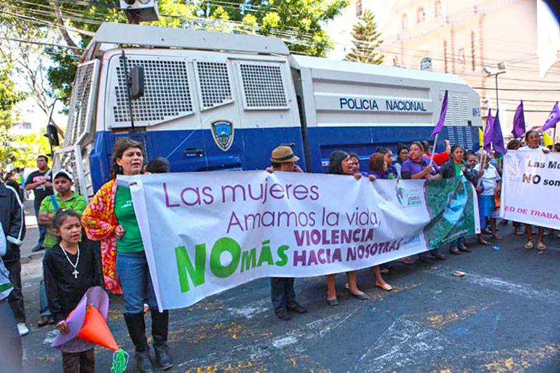 Movilización en Honduras a propósito del Día Internacional de la Violencia contra la Mujer.