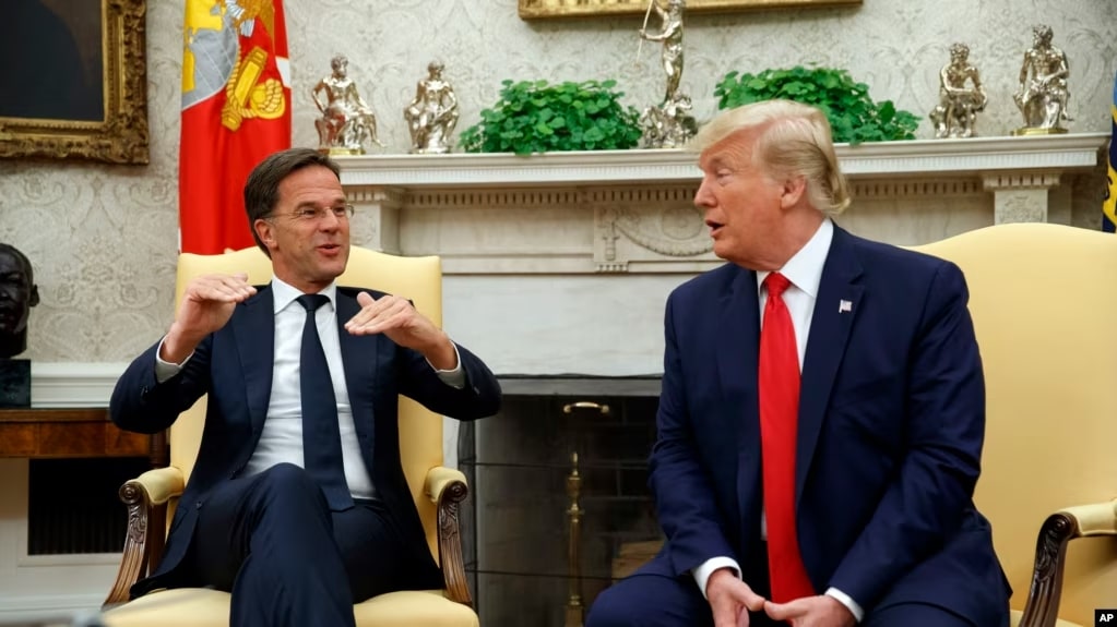 ARCHIVO - El presidente Donald Trump habla durante una reunión con el primer ministro holandés Mark Rutte en la Oficina Oval de la Casa Blanca, el jueves 18 de julio de 2019, en Washington.